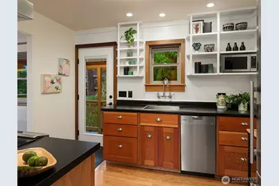 9320 26th Avenue NW, Seattle, WA 98117 - Photo 10