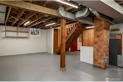 9320 26th Avenue NW, Seattle, WA 98117 - Photo 16