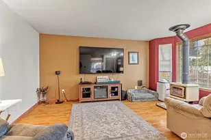 1102 S 11th Ave, Kelso, WA 98626 - Photo 4