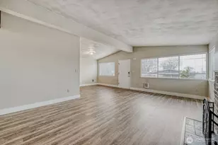 1131 Lenore Dr, Tacoma, WA 98406 - Photo 10