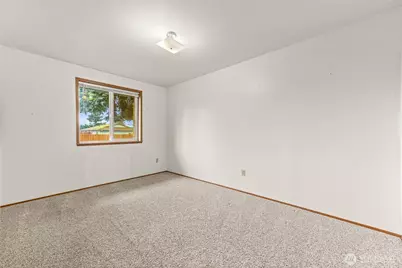 304 Olympia Street E, Rainier, WA 98576 - Photo 16