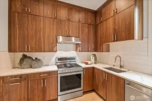 8458 NE 9th St, Medina, WA 98039 - Photo 10