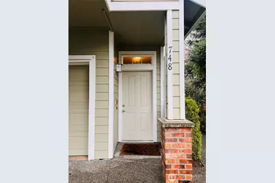 748 241st Lane SE, Sammamish, WA 98074 - Photo 2