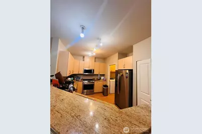 748 241st Lane SE, Sammamish, WA 98074 - Photo 4