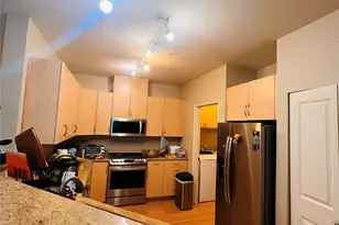 748 241st Ln SE, Sammamish, WA 98074 - Photo 4