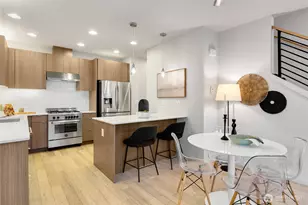 4272 SW Bradford St, Seattle, WA 98116 - Photo 10