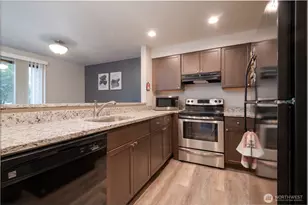 1327 S Puget Dr, Renton, WA 98055 - Photo 4
