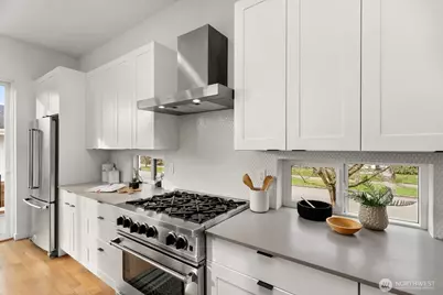 7557 Earl Avenue NW, Seattle, WA 98117 - Photo 8