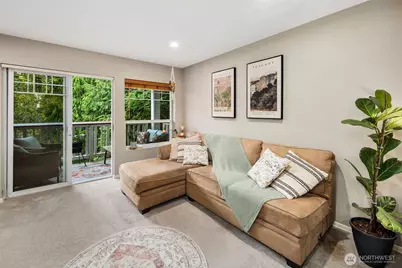 18501 SE Newport Way #H236, Issaquah, WA 98027 - Photo 6