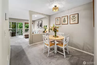 18501 SE Newport Way #H236, Issaquah, WA 98027 - Photo 2