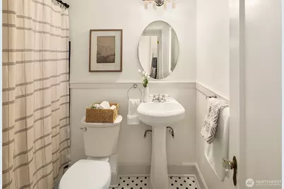 5810 Cowen Place NE #106, Seattle, WA 98105 - Photo 14