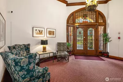 5810 Cowen Place NE #106, Seattle, WA 98105 - Photo 18