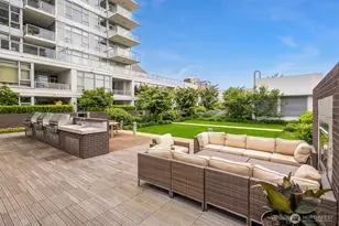 588 Bell St, Seattle, WA 98121 - Photo 14