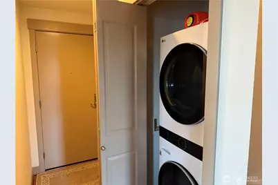 4547 8th Avenue NE #414, Seattle, WA 98105 - Photo 10