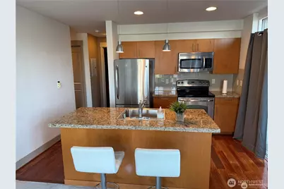 4547 8th Avenue NE #414, Seattle, WA 98105 - Photo 6