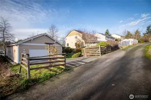 970 SW Upland Ct, Oak Harbor, WA 98277 - Photo 16