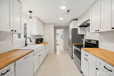 2949 S Bay Road NE, Olympia, WA 98506 - Photo 18