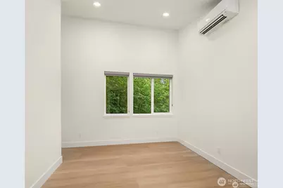 3817 Letitia Avenue S, Seattle, WA 98118 - Photo 8