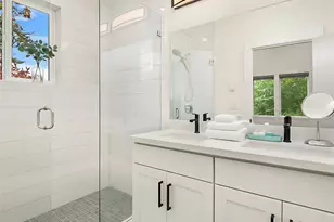 3817 Letitia Ave S, Seattle, WA 98118 - Photo 10