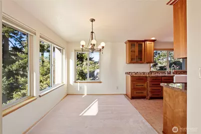 132 N 132nd Street #402, Seattle, WA 98133 - Photo 18