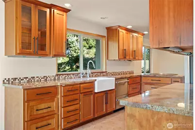 132 N 132nd Street #402, Seattle, WA 98133 - Photo 22