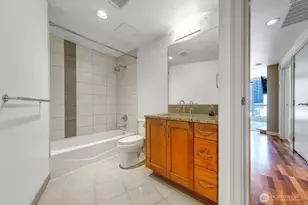 10610 NE 9th Pl, Bellevue, WA 98004 - Photo 2