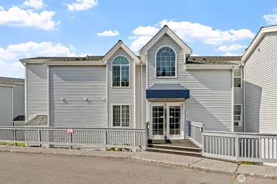 12025 SE 60th Street #B, Bellevue, WA 98006 - Photo 2