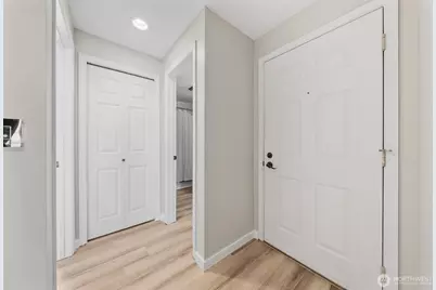 12025 SE 60th Street #B, Bellevue, WA 98006 - Photo 16