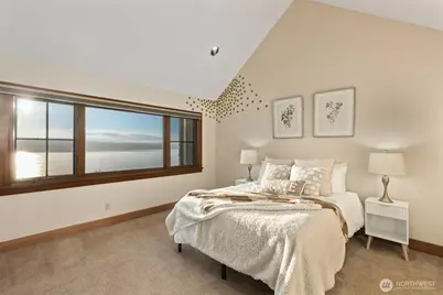 8281 W Mercer Way, Mercer Island, WA 98040 - Photo 26