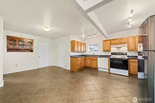 1025 E 54th St, Tacoma, WA 98404 - Photo 12