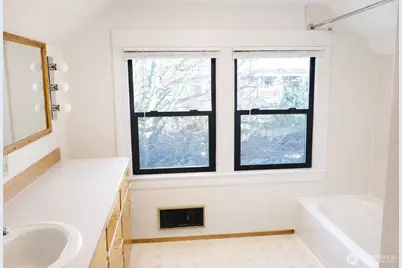 5116 Meridian Avenue N #1/2, Seattle, WA 98103 - Photo 16