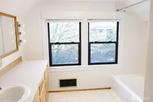 5116 Meridian Ave N, Seattle, WA 98103 - Photo 16