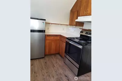 5116 Meridian Avenue N #1/2, Seattle, WA 98103 - Photo 4