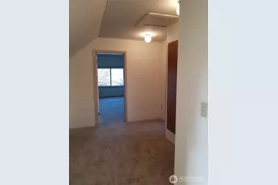 5116 Meridian Avenue N #1/2, Seattle, WA 98103 - Photo 8