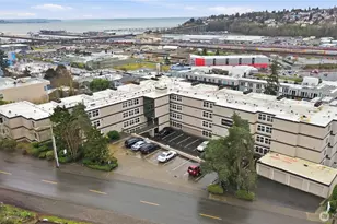 2253 Gilman Dr W, Seattle, WA 98119 - Photo 30