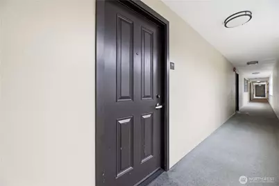 2253 Gilman Drive W #505, Seattle, WA 98119 - Photo 2