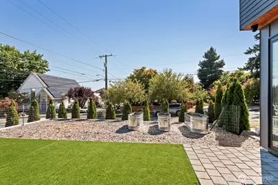 748 N 96th Street, Seattle, WA 98103 - Photo 34