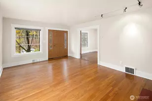 5804 8th Ave NE, Seattle, WA 98105 - Photo 8