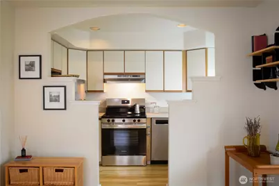 107 16th Avenue #107, Seattle, WA 98122 - Photo 8