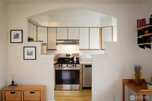 107 16th Ave, Seattle, WA 98122 - Photo 8