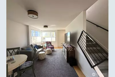 7814 Stroud Avenue N, Seattle, WA 98103 - Photo 6