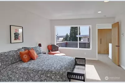 7814 Stroud Avenue N, Seattle, WA 98103 - Photo 10