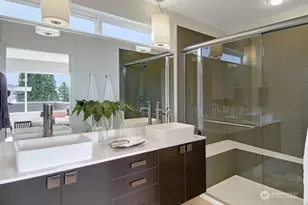 7814 Stroud Ave N, Seattle, WA 98103 - Photo 12