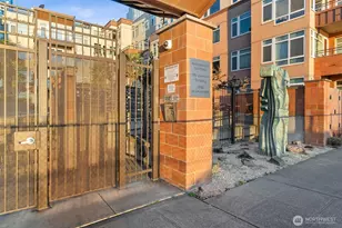 2000 Alaskan Wy, Seattle, WA 98121 - Photo 28
