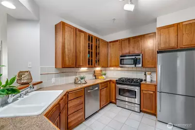 2000 Alaskan Way #355, Seattle, WA 98121 - Photo 8