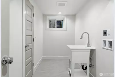 357 Garfield Street, Seattle, WA 98109 - Photo 34