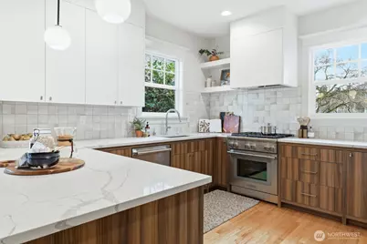 357 Garfield Street, Seattle, WA 98109 - Photo 16