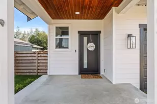 604 133rd St S, Tacoma, WA 98444 - Photo 4