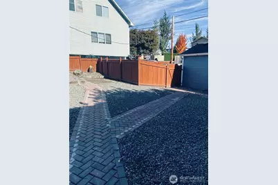 3405 Rockefeller Avenue #C, Everett, WA 98201 - Photo 14