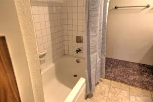 12415 NE 130th Ct, Kirkland, WA 98034 - Photo 10